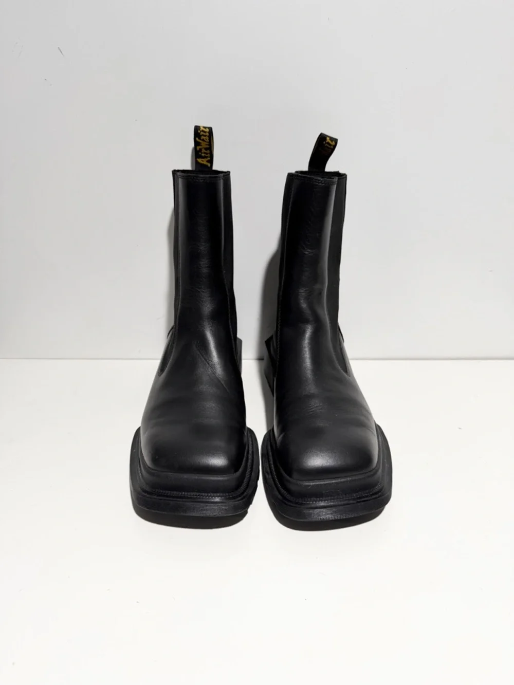 Dr Martens Maybole chelsea boots in black leather Women’s Black Chelsea Platform